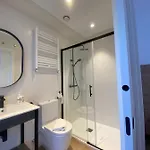 Donostia بيت ضيافة 3*