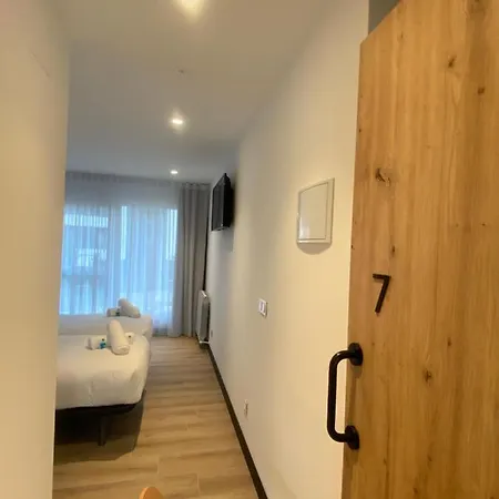 Donostia بيت ضيافة 3*